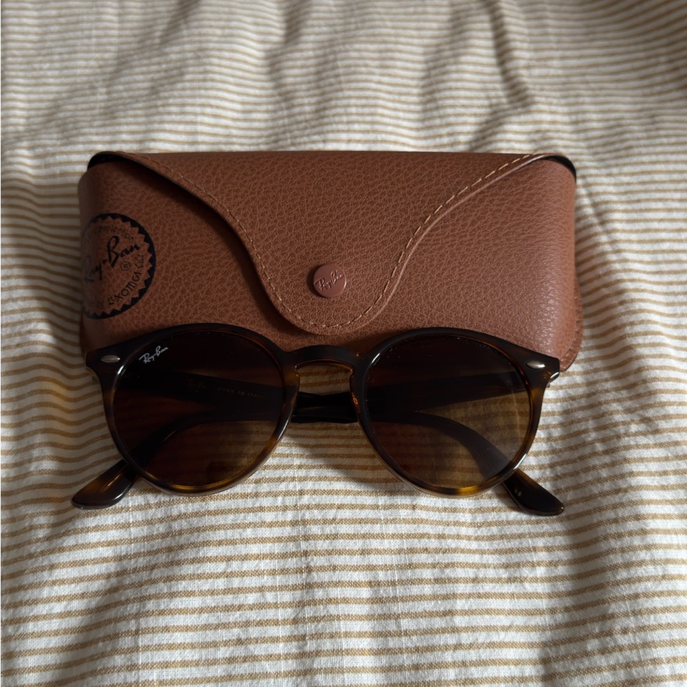 Ray-Ban RB2180 Size 49